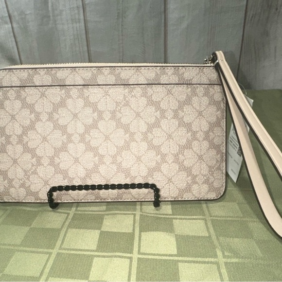 Kate Spade “Mushroom Cap” Wristlet Clutch - Picture 2 of 9